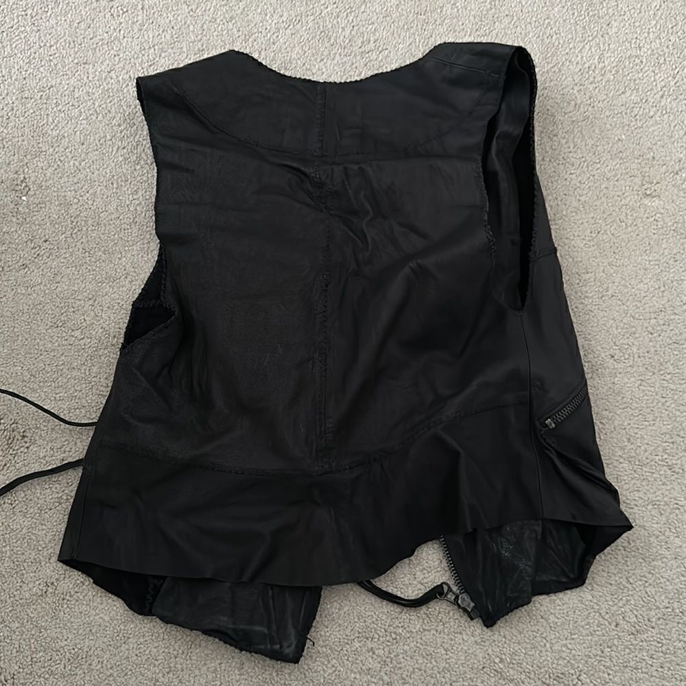 Illia 0 Vintage Leather Vest - Picture 8 of 8